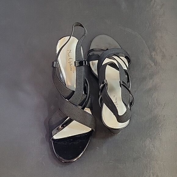 NUE OPTIONS LOW BLOCK HEEL CRISSCROSS ELASTIC STRAP OPEN TOE SANDAL - Picture 12 of 14